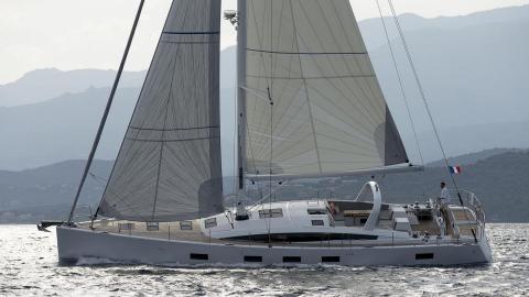 Jeanneau Yacht 64' : Navigating under stay sail Jeanneau Yacht 64' : Navigating under stay sail