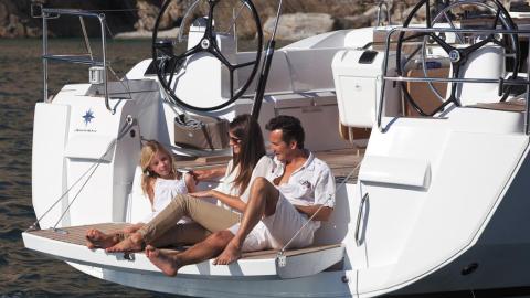 Jeanneau Sun Odyssey 479 : Aft transom Jeanneau Sun Odyssey 479 : Aft transom