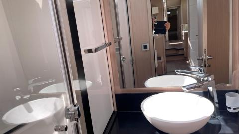Jeanneau Jeanneau Yachts 60 - coque n°34 : modern shower room