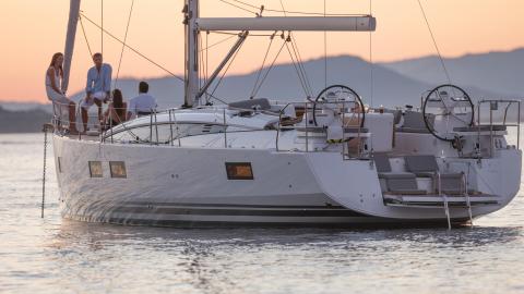 Jeanneau Yacht 51' : At anchor other view Jeanneau Yacht 51' : At anchor other view