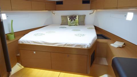 Jeanneau Sun Odyssey 519 : Forward owner cabin other view Jeanneau Sun Odyssey 519 : Forward owner cabin other view