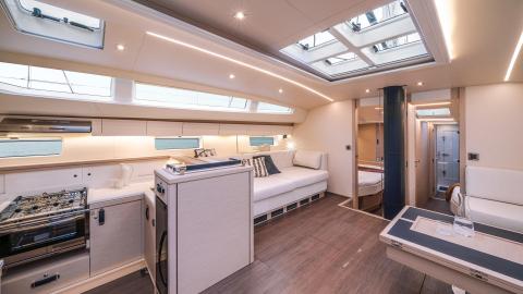 Jeanneau Yacht 65 :