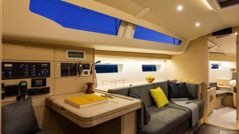 Jeanneau Yacht 51' : Charts table seen from the galley Jeanneau Yacht 51' : Charts table seen from the galley