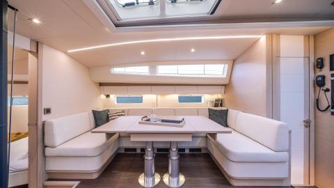 Jeanneau Yacht 65 :