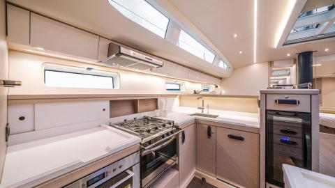 Jeanneau Yacht 65 :