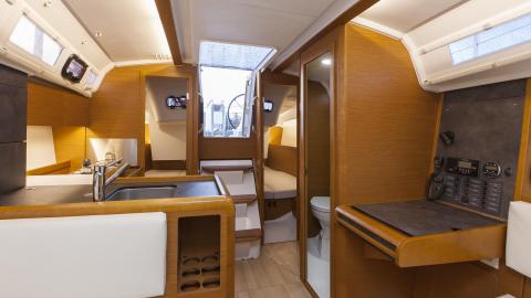 Jeanneau Sun Odyssey 349 : saloon seen from the forward cabin Jeanneau Sun Odyssey 349 : saloon seen from the forward cabin