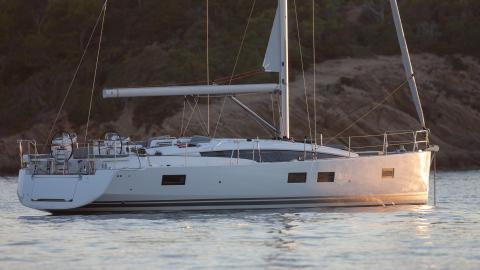 Jeanneau Yacht 51' : At anchor Jeanneau Yacht 51' : At anchor