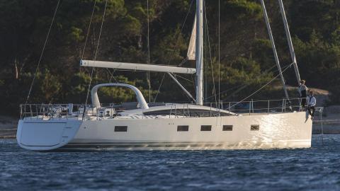 Jeanneau Yacht 64' : At achorage Jeanneau Yacht 64' : At achorage