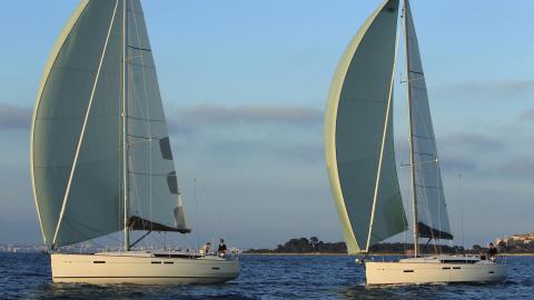 Jeanneau Sun Odyssey 449 : Navigation sous gennaker Jeanneau Sun Odyssey 449 : Navigation sous gennaker