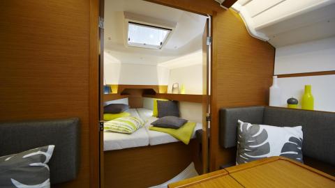 Jeanneau Sun Odyssey 349 : forward cabin seen from the saloon Jeanneau Sun Odyssey 349 : forward cabin seen from the saloon