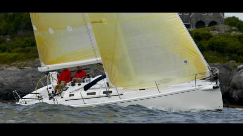J Boats - J Composites J 133 navigating J Boats - J Composites J 133 navigating