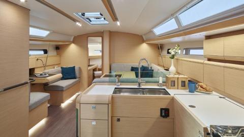 Jeanneau Sun Odyssey 449 : Saloon seen from the galley Jeanneau Sun Odyssey 449 : Saloon seen from the galley