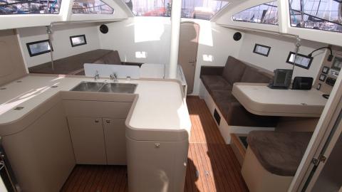 RM Yachts RM 1260: galley RM Yachts RM 1260: galley
