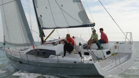 RM Yachts RM 1060 navigating RM Yachts RM 1060 navigating