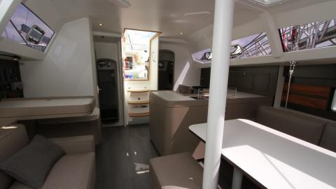 RM 1360 saloon table RM 1360 saloon table