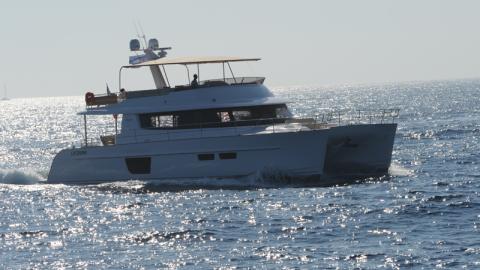 Fountaine Pajot Motor Yachts Queensland 55 navigating Fountaine Pajot Motor Yachts Queensland 55 navigating