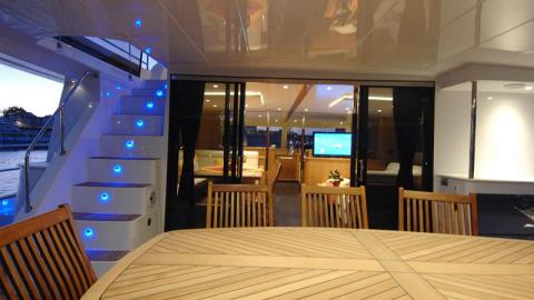 Fountaine Pajot Motor Yachts Queensland 55: aft cockpit table Fountaine Pajot Motor Yachts Queensland 55: aft cockpit table