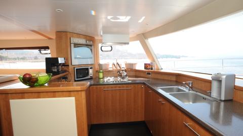 Fountaine Pajot Motor Yachts Queensland 55: galley Fountaine Pajot Motor Yachts Queensland 55: galley