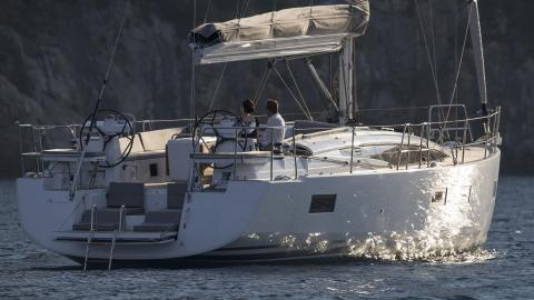 Jeanneau Yacht 54' : At anchor seen from the dinghy Jeanneau Yacht 54' : At anchor seen from the dinghy