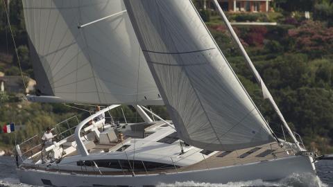 Jeanneau Yacht 64' : Navigating on the wind under stay sail Jeanneau Yacht 64' : Navigating on the wind under stay sail