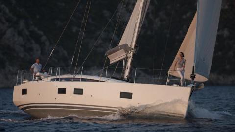 Jeanneau Yacht 54' : Navigating wind beam starboard tack Jeanneau Yacht 54' : Navigating wind beam starboard tack