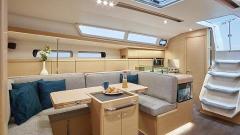Jeanneau Sun Odyssey 449 : Saloon general view Jeanneau Sun Odyssey 449 : Saloon general view