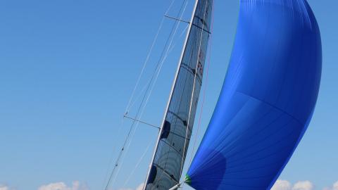 J 11 S: Navigating under spinnaker other view J 11 S: Navigating under spinnaker other view