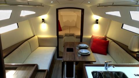 J-Boats - J-Composites J 112 E : a pleasant interior J-Boats - J-Composites J 112 E : a pleasant interior