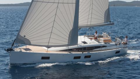 Jeanneau Yacht 51' : On the wind starboard tack Jeanneau Yacht 51' : On the wind starboard tack