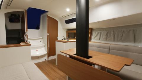 J-Boats - J-Composites J 99 : a luminous interior J-Boats - J-Composites J 99 : a luminous interior