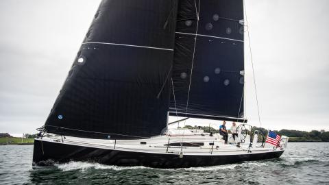 J 121 Sport with a small crew J 121 Sport with a small crew