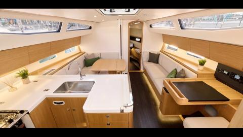 J-Boats - J-Composites J 45 : un carré lumineux