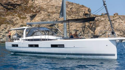 Jeanneau Yacht 60 standard : At anchor other view Jeanneau Yacht 60 standard : At anchor other view