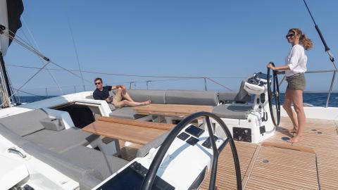 Jeanneau Yacht 60 Performance : Cockpit and helm station Jeanneau Yacht 60 Performance : Cockpit and helm station