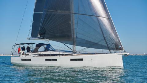 Jeanneau Yacht 60 standard : Navigating under Code 0 Jeanneau Yacht 60 standard : Navigating under Code 0
