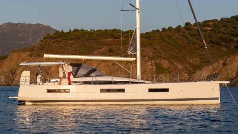 Jeanneau Yacht 60 standard : At anchor Jeanneau Yacht 60 standard : At anchor