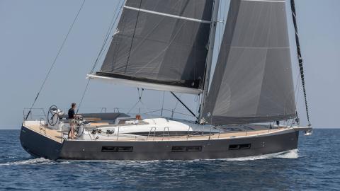 Jeanneau Yacht 60 Performance : Navigating on the wind port tack Jeanneau Yacht 60 Performance : Navigating on the wind port tack