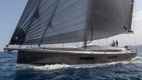 Jeanneau Yacht 60 Performance : Navigating under Code 0 Jeanneau Yacht 60 Performance : Navigating under Code 0