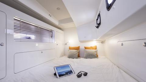 RM 1370 : port aft cabin RM 1370 : port aft cabin