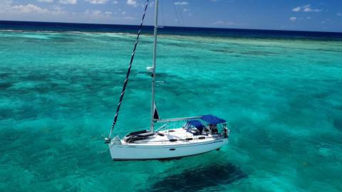 Bavaria 33 Cruiser : At anchor in Caraïbes