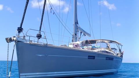 Jeanneau 57 : At anchor in French Polynesia