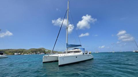 Fountaine Pajot Lavezzi 40 : At anchor in Martinique