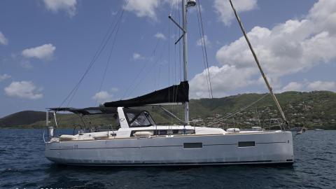 Bénéteau Oceanis 38 : Martinique anchorage