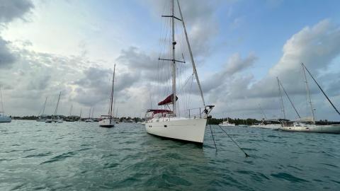 Bénéteau Oceanis 411 Clipper : At anchor