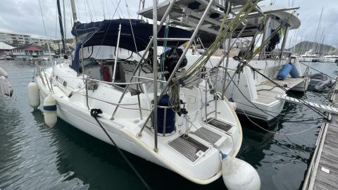 Bénéteau Oceanis 461 : In marina