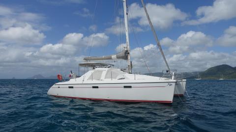 Alliaura Marine Privilege 395 : At anchor in Martinique