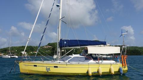Fora Marine RM 1050 : At anchor in Martinique