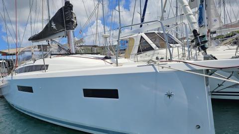 Jeanneau Sun Odyssey 380 : In marina