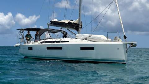 Jeanneau Sun Odyssey 440 : Sailing in Martinique