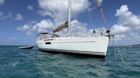 Jeanneau Sun Odyssey 44i Performance : At anchor